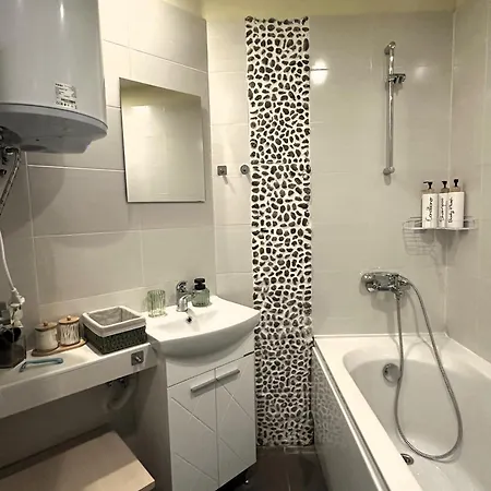 Bright & Comfy For 4 Guests & Free Parking 公寓 班斯科