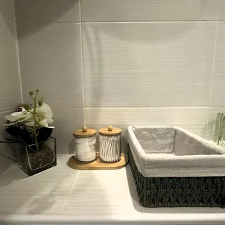 Bright & Comfy For 4 Guests & Free Parking 班斯科