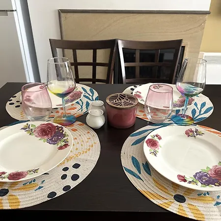 Bright & Comfy For 4 Guests & Free Parking 班斯科
