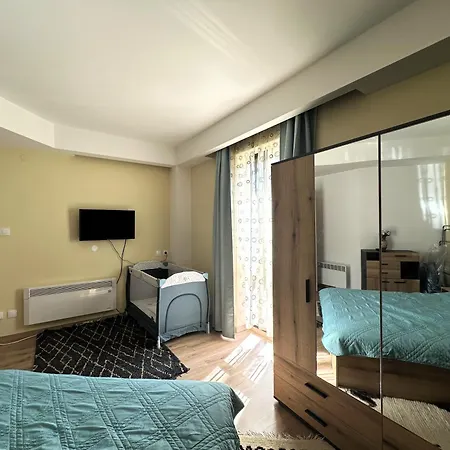 Bright & Comfy For 4 Guests & Free Parking 公寓 *