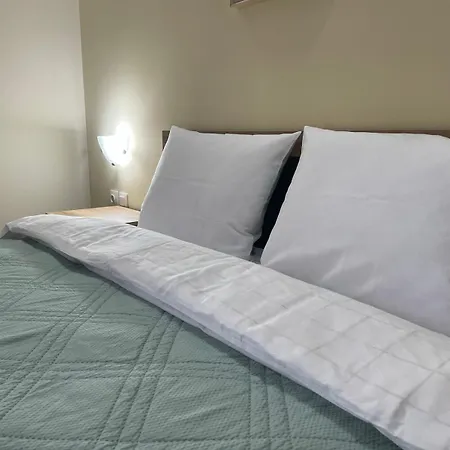 公寓 Bright & Comfy For 4 Guests & Free Parking *