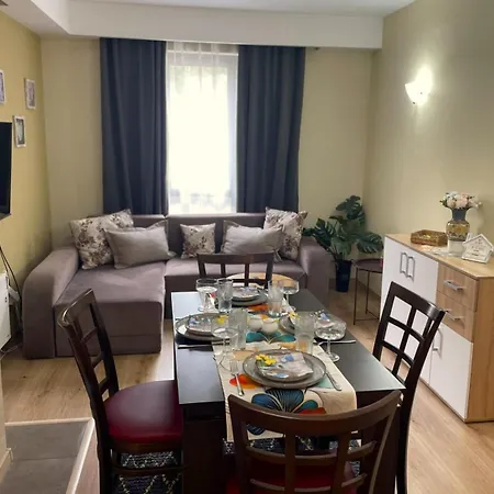 Bright & Comfy For 4 Guests & Free Parking *