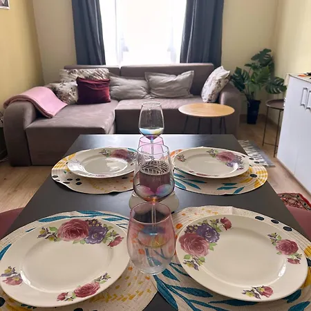 Bright & Comfy For 4 Guests & Free Parking 班斯科
