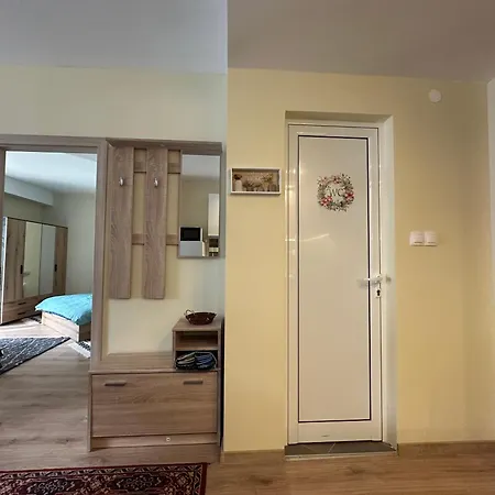 Bright & Comfy For 4 Guests & Free Parking Διαμέρισμα