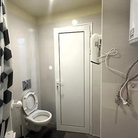 Bright & Comfy For 4 Guests & Free Parking