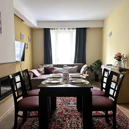 Bright & Comfy For 4 Guests & Free Parking شقة بانسكو