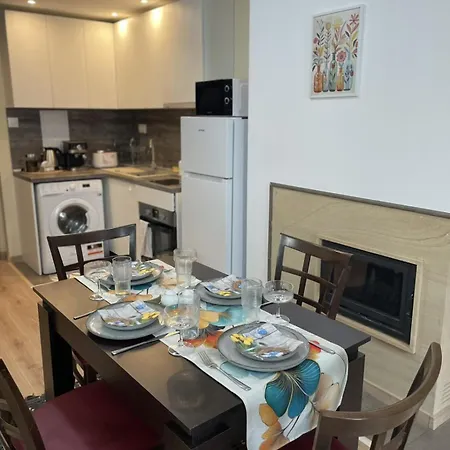 Bright & Comfy For 4 Guests & Free Parking