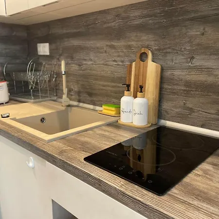 Διαμέρισμα Bright & Comfy For 4 Guests & Free Parking *