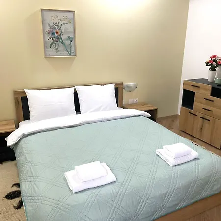 Διαμέρισμα Bright & Comfy For 4 Guests & Free Parking